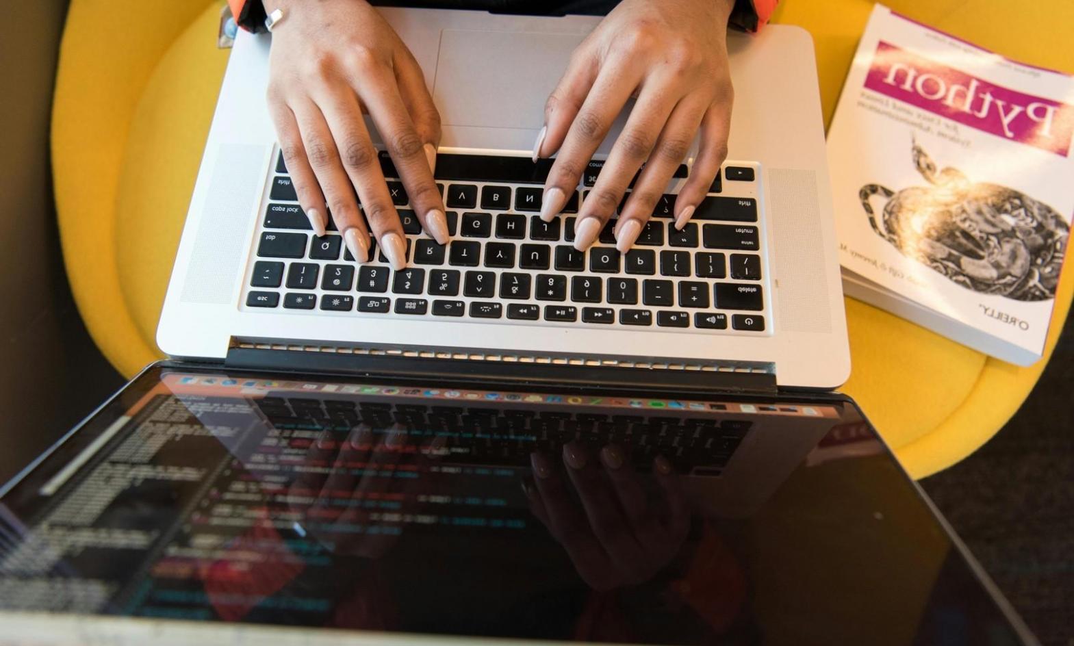 Visualisierung von Deep Learning Prozessen für Finanzprognosen